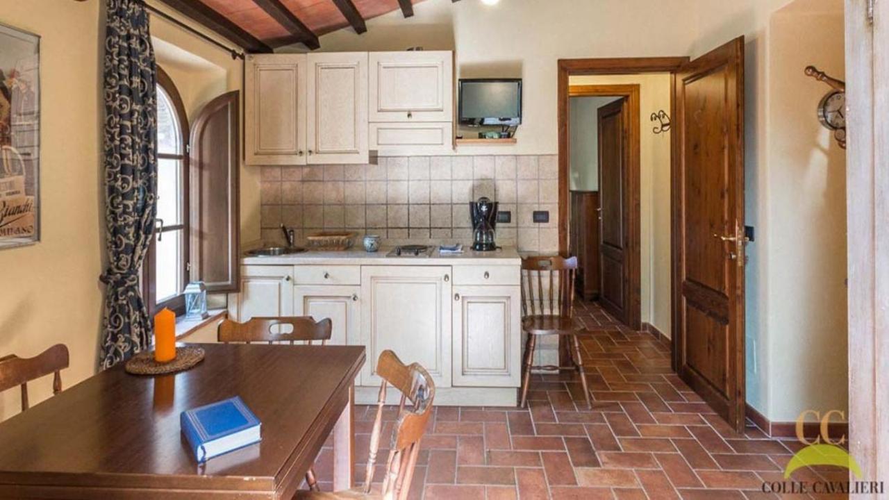 Colle Cavalieri - Country House Гаворрано Экстерьер фото